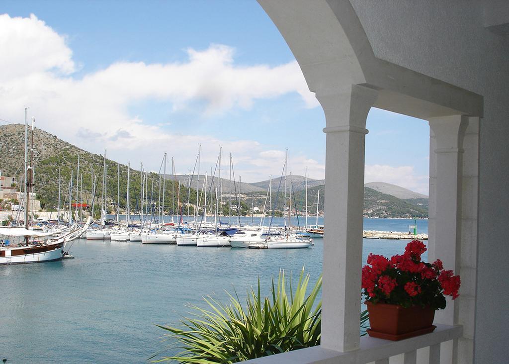 Apartments Olea Marina Luaran gambar