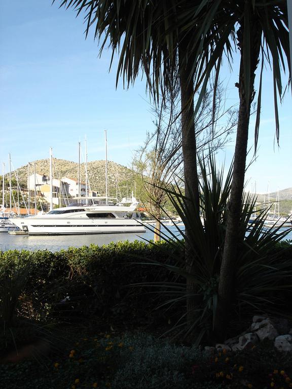 Apartments Olea Marina Luaran gambar